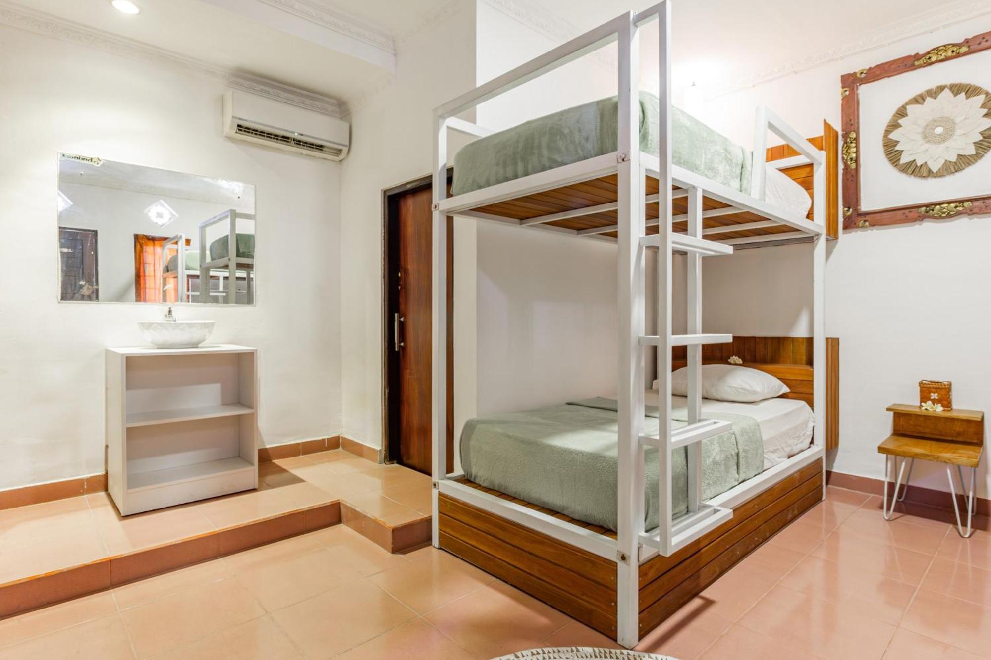 Capital O 93944 Geweka Homestay Jimbaran Εξωτερικό φωτογραφία
